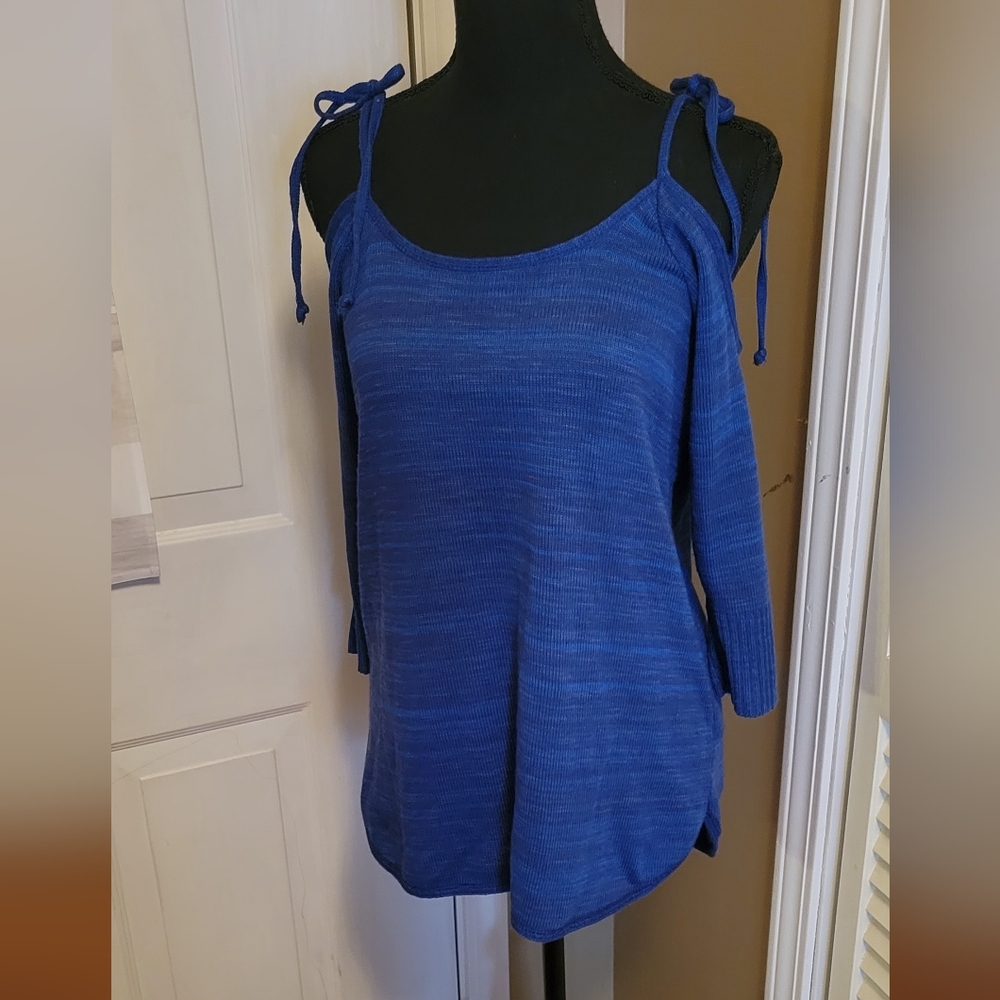 Women's Maurices Cold Shoulder Lightweight Blue Sweater, Size Medium
